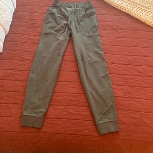 Lululemon men’s athletic jogger